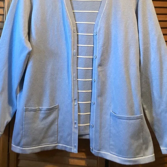 Vintage Van Heusen Powder Blue & White Cardigan Set - Picture 9 of 16